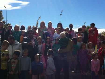 Mayor Nenshi has the children pledge they'll have fun -- and keep the playground free of litter and weeds!