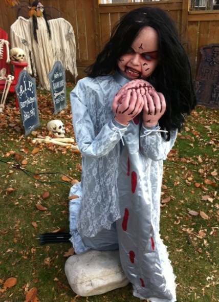 Behold: Zombie girl!